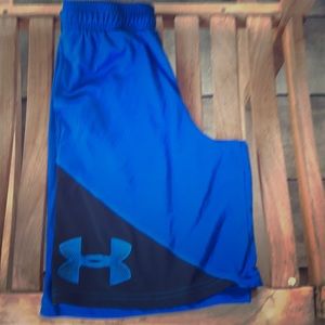 under armour heat gear shorts  boys youth med